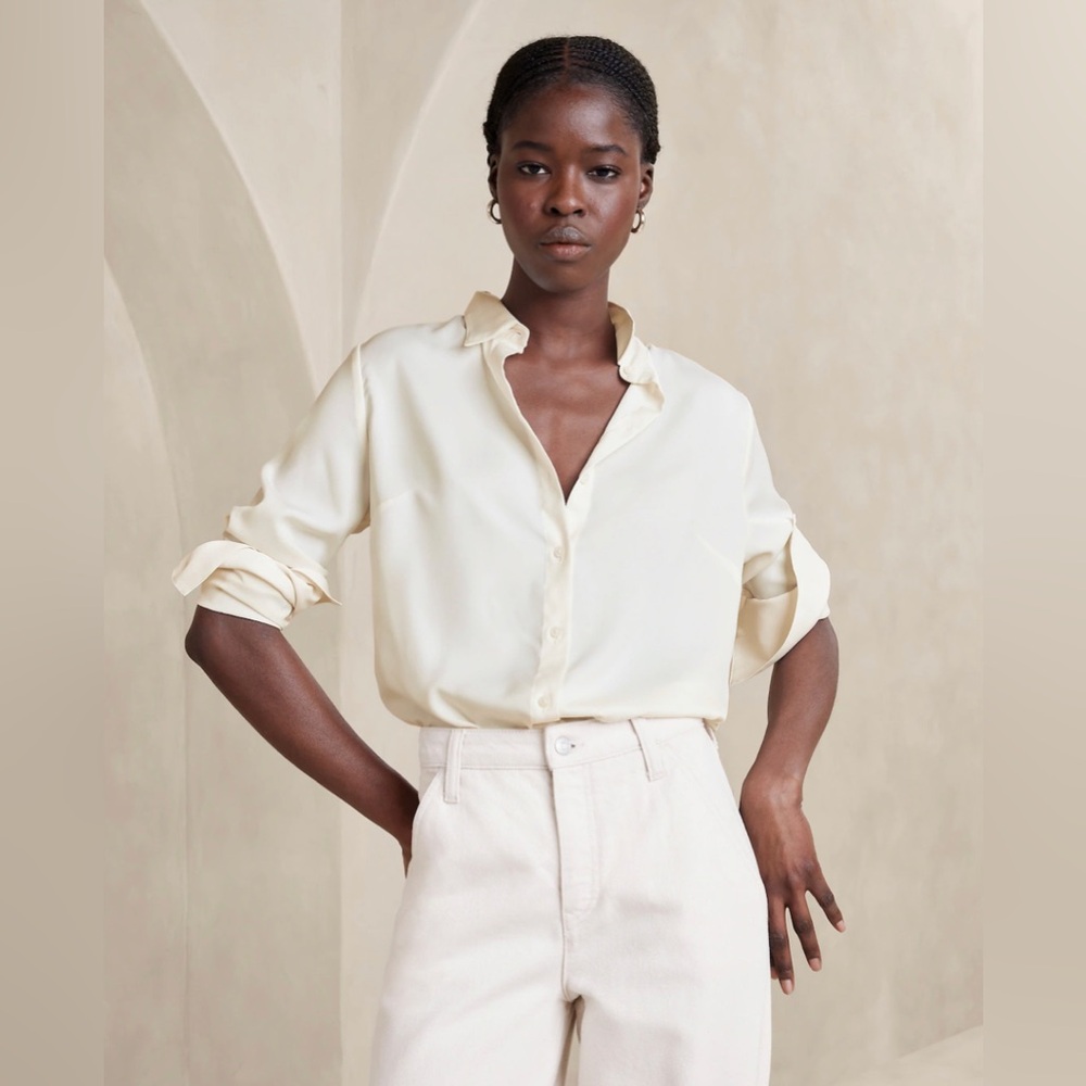 Banana Republic factory silky classic shirt women’s M ivory